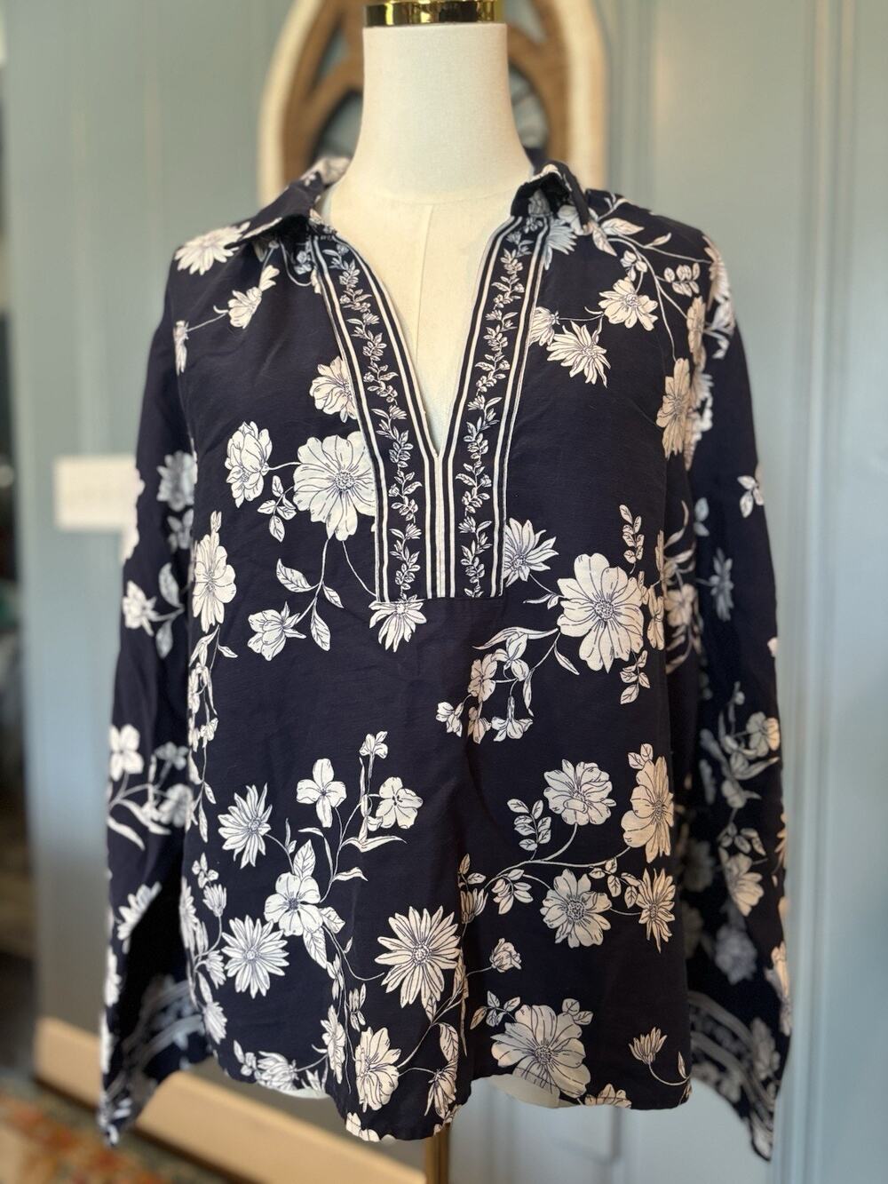 LOFT Heritage Womens Navy White Floral V-Neck Long Sleeve Tunic Blouse Lyocell L